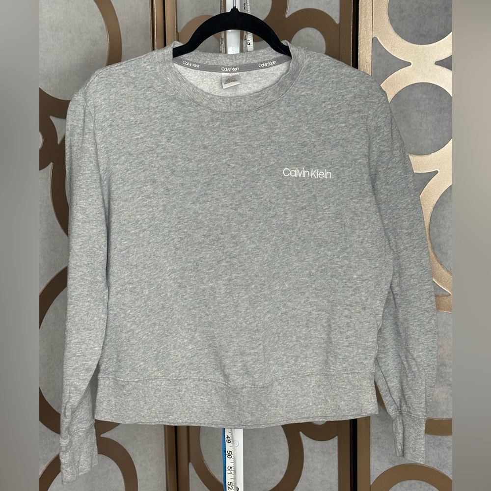 ✨ Calvin Klein Gray Sweatshirt | Embroidered Logo Cozy Chic ✨